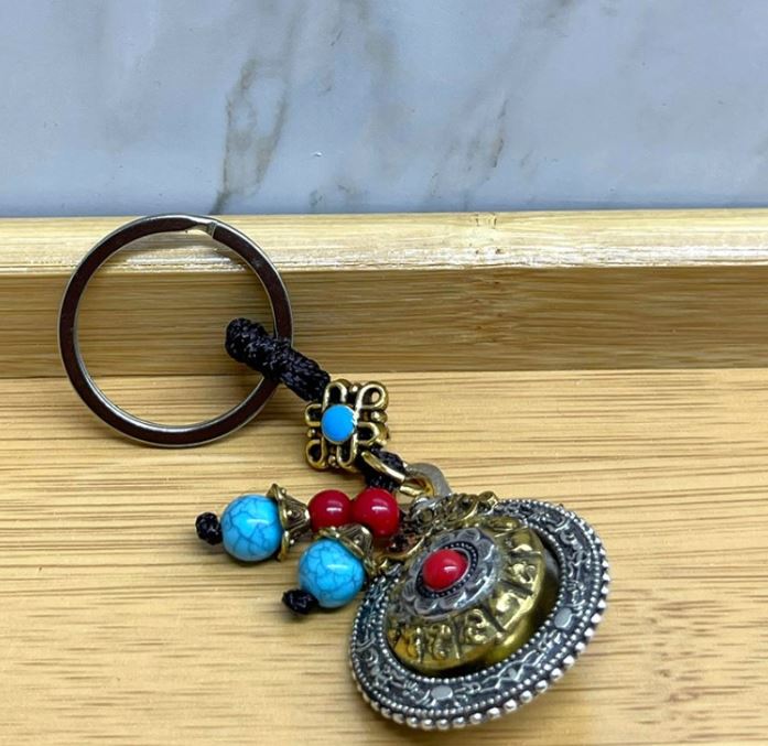 Metal Sans ve Bereket Figurleri Anahtarlik - TrendTrove