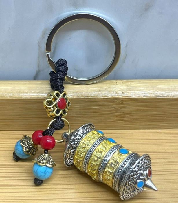 Metal Sans ve Bereket Figurleri Anahtarlik - TrendTrove