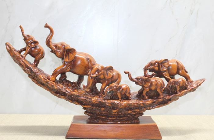 Polyester Hayvan Figurlu Biblo ve Saraplık - TrendTrove