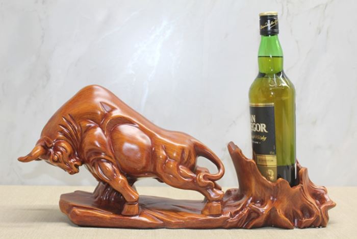 Polyester Hayvan Figurlu Biblo ve Saraplık - TrendTrove