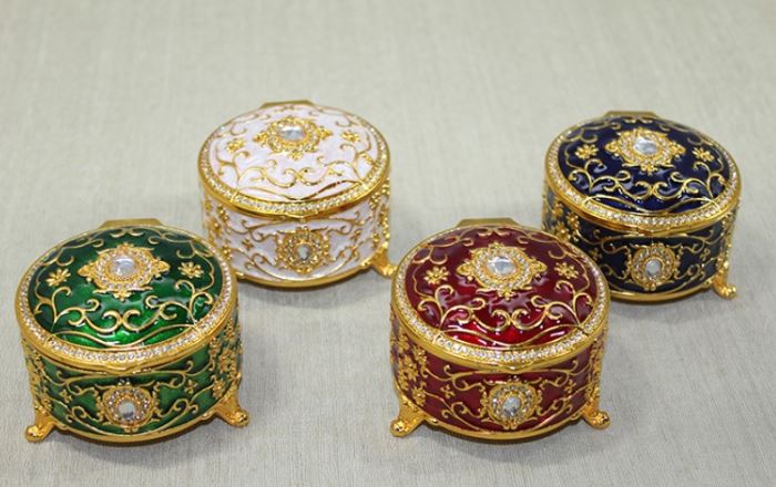 Swarovski Taslı Kutu - TrendTrove