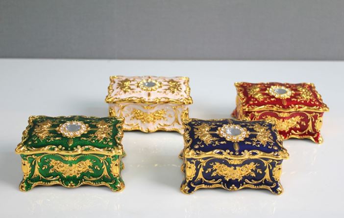 Swarovski Taslı Kutu - TrendTrove