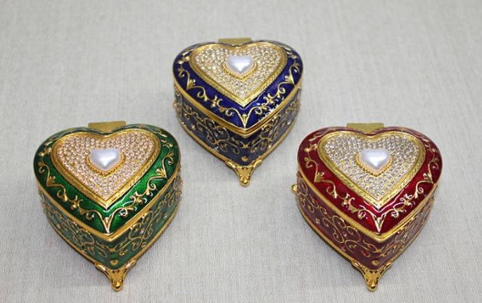 Swarovski Taslı Kutu - TrendTrove